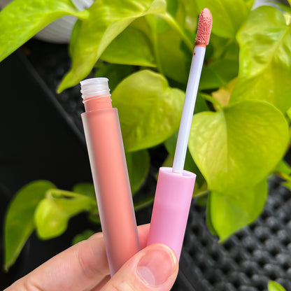 Pink Cap Lip Gloss with Frosted Tube and Slightly Raised Cap Lip Gloss, P65