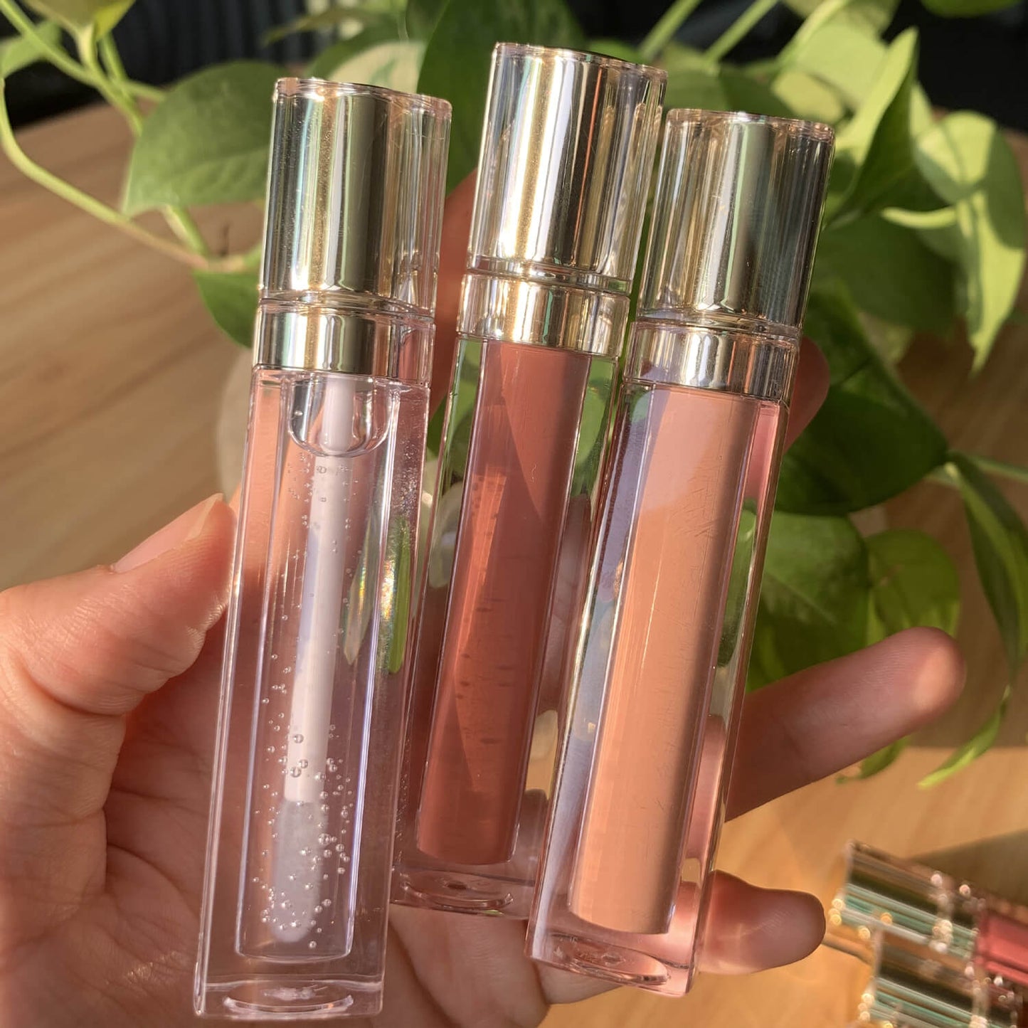 Hot Selling Luxe Lip Gloss, Available in Gold or Silver Caps, P11